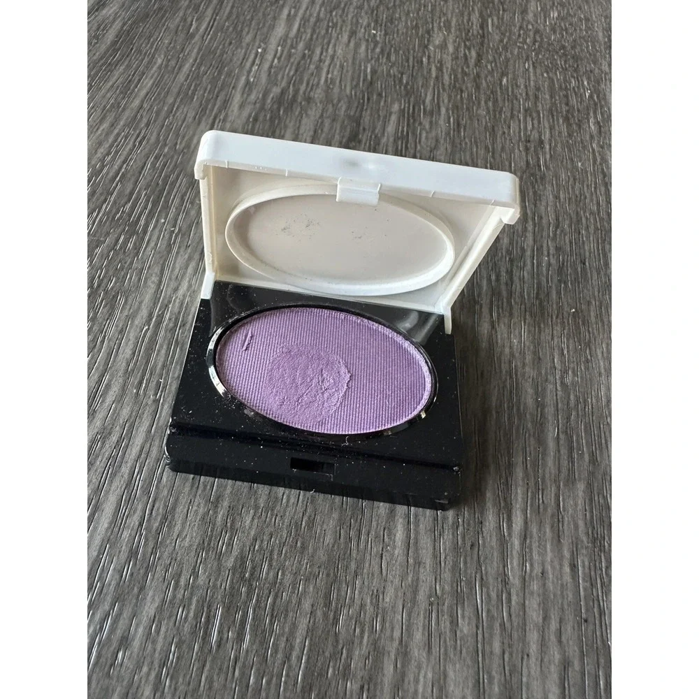 Avon Vintage Coordinates Smooth Touch Powder‎ Eye Shadow. Amethyst #22941.